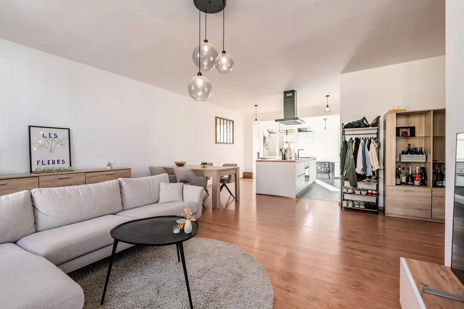 Charmant gelijkvloers appartement met 2 ruime slaapkamers en ruime koer foto 3