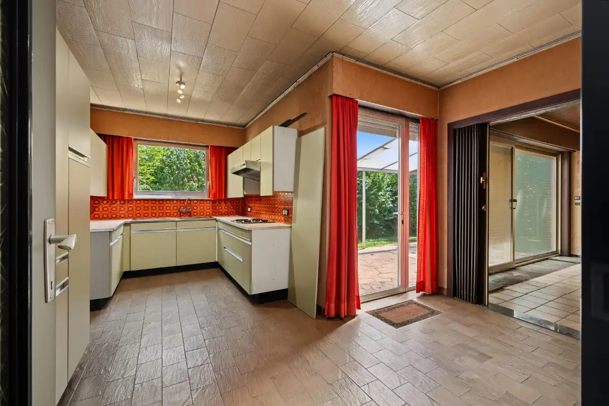 Vrijstaande woning op een perceel van 989 m². foto 9