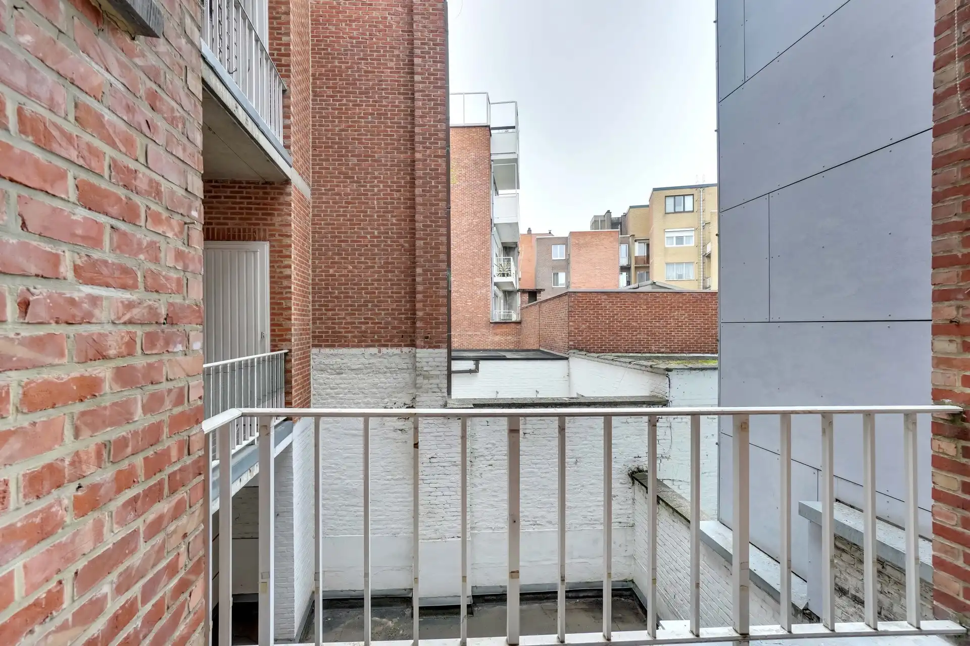 Stijlvol gerenoveerd 2 slaapkamer app. in het centrum Hasselt foto 11
