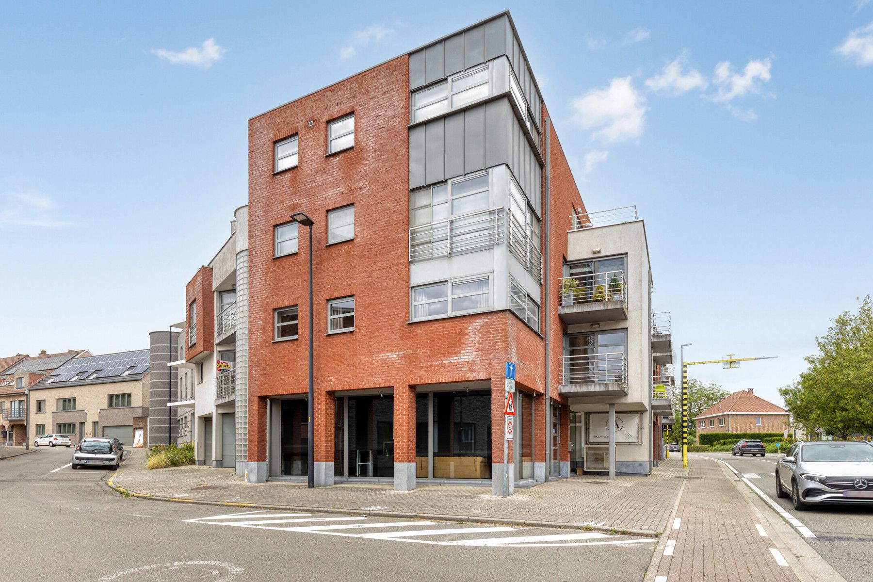 Goed onderhouden appartement op eerste verdieping met garage foto 2