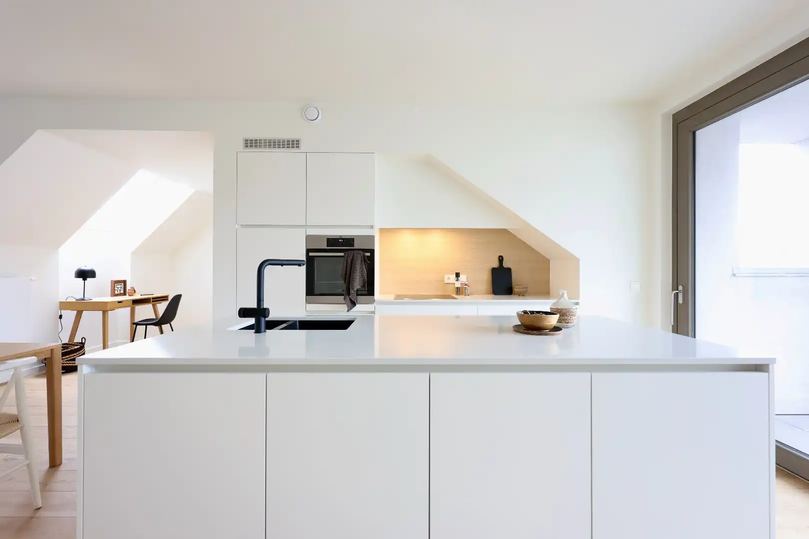 Lichtrijk dakappartement - 2 slaapkamers - ondergrondse parking foto 7