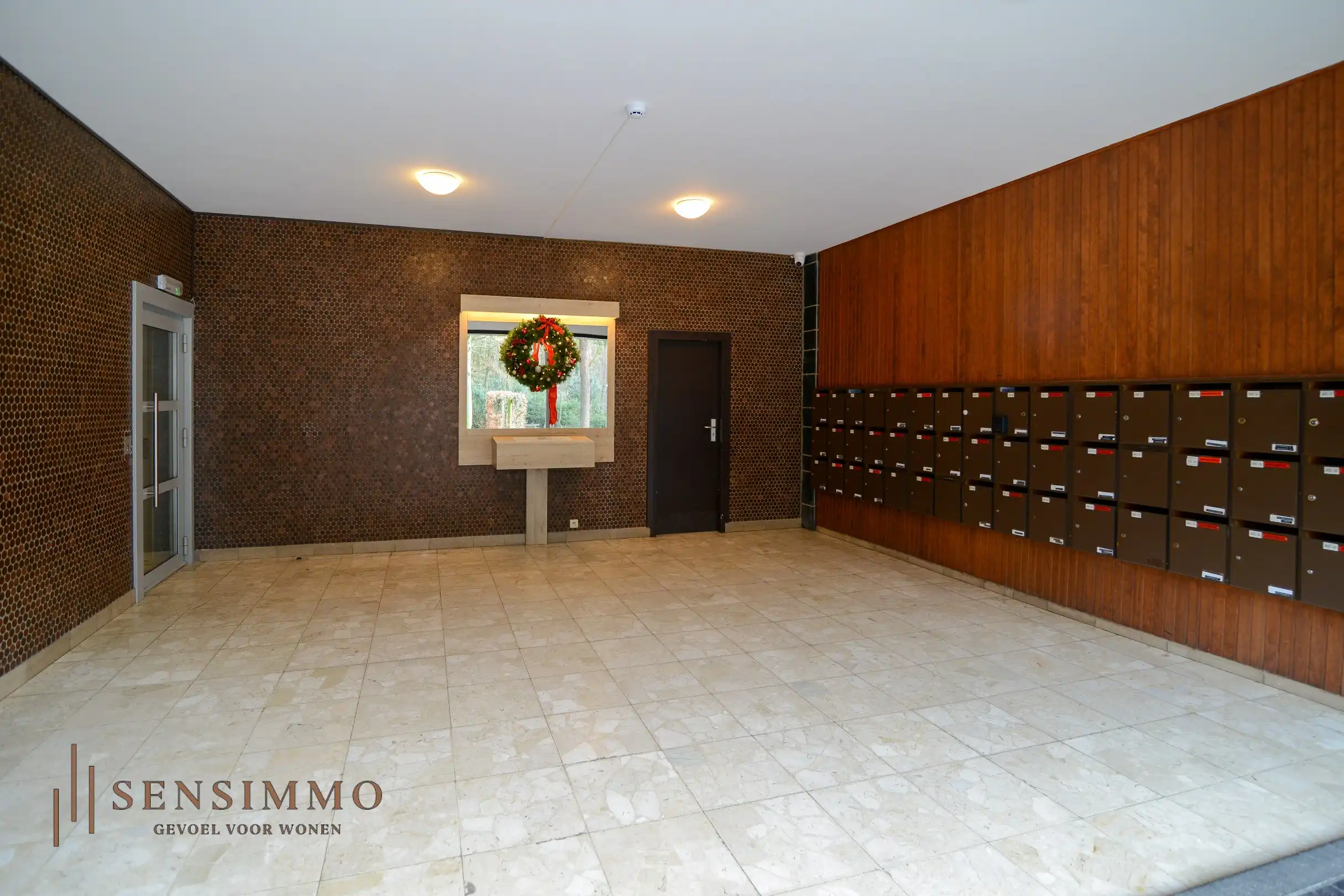 Lichtrijk en ruim 3 slaapkamer appartement vlakbij Genk centrum! foto 2