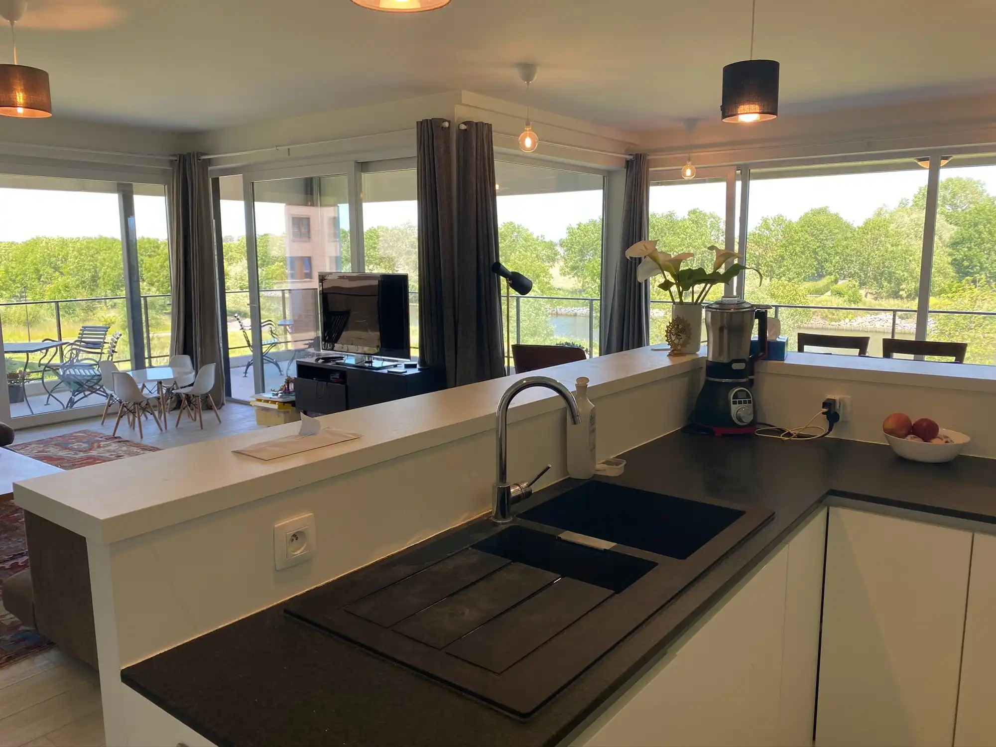 Mooi afgewerkt 3-slaapkamer appartement  op de eerste verdieping met prachtig Leiezicht | Leiestraat foto 6