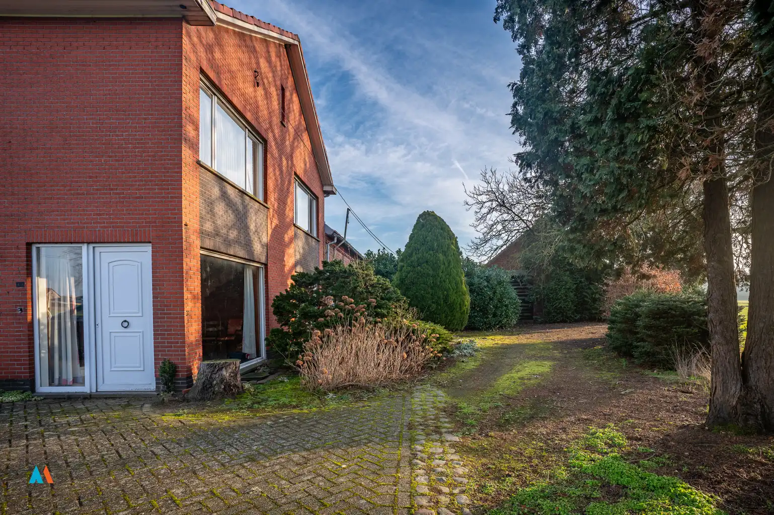 Boerderij met stallen op 1 ha foto 30