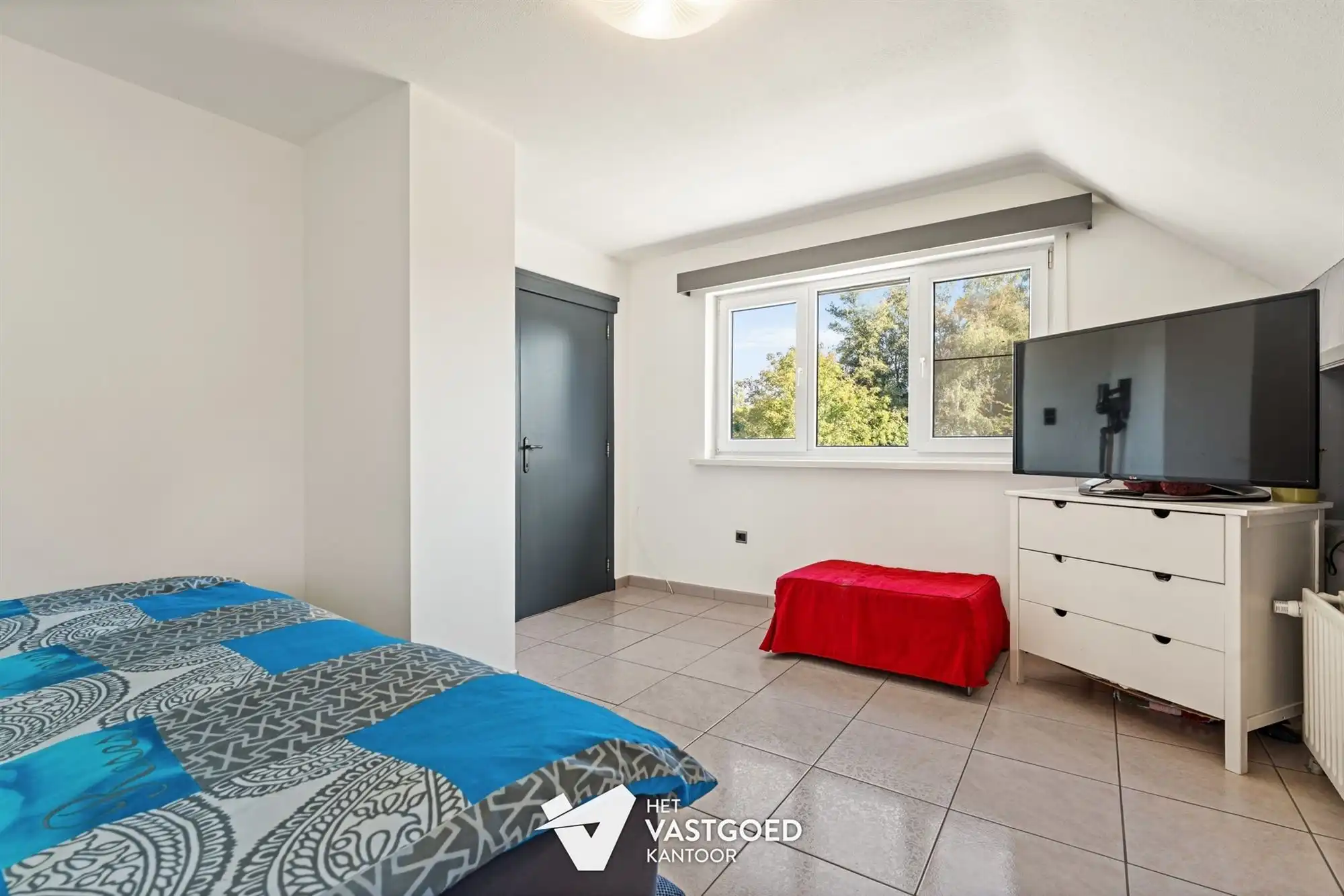ZEER RUIME, GERENOVEERDE WONING OP TOP-LIGGING! foto 24