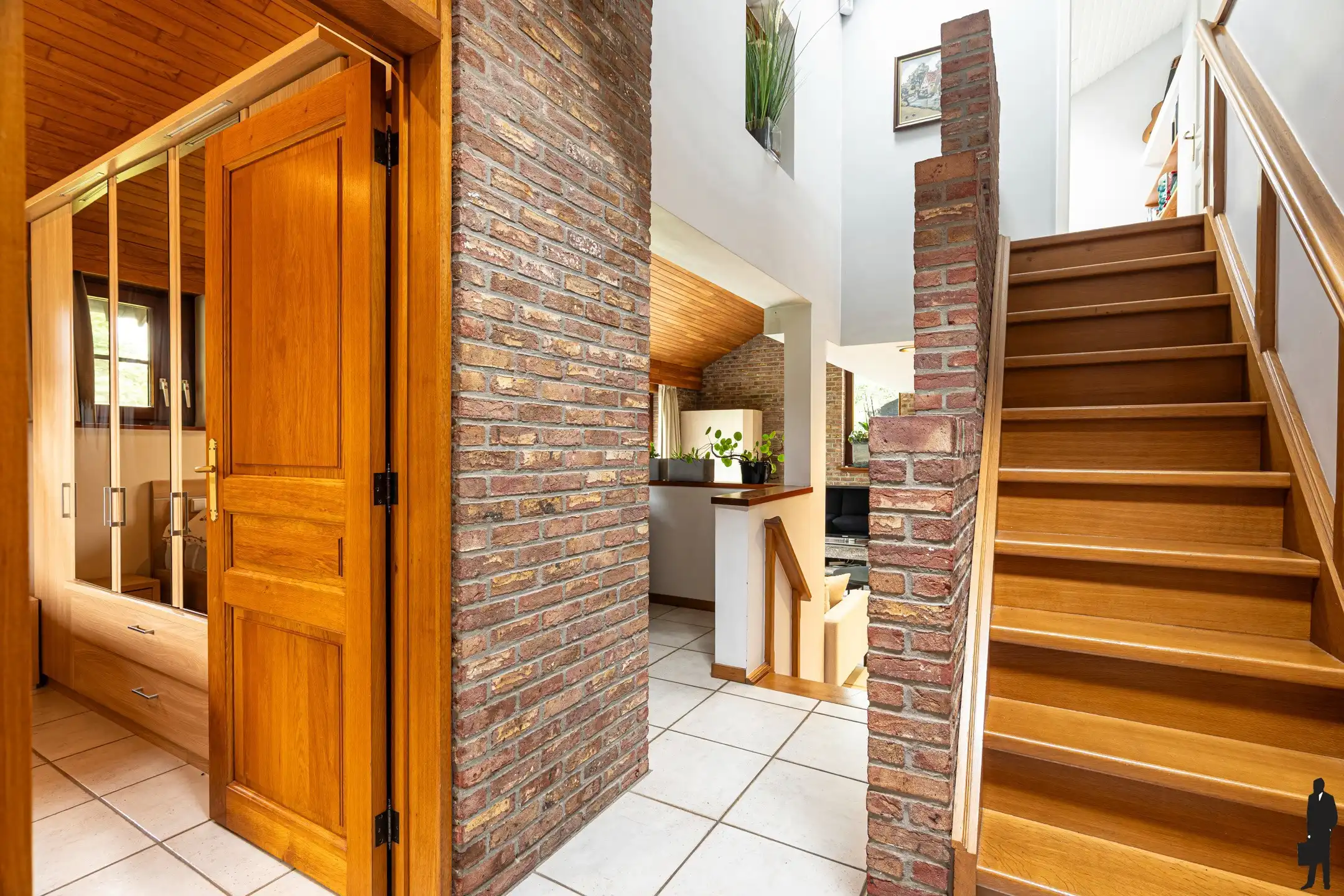 Split-levelwoning op een zonnig perceel van ca. 1.443 m² foto 12