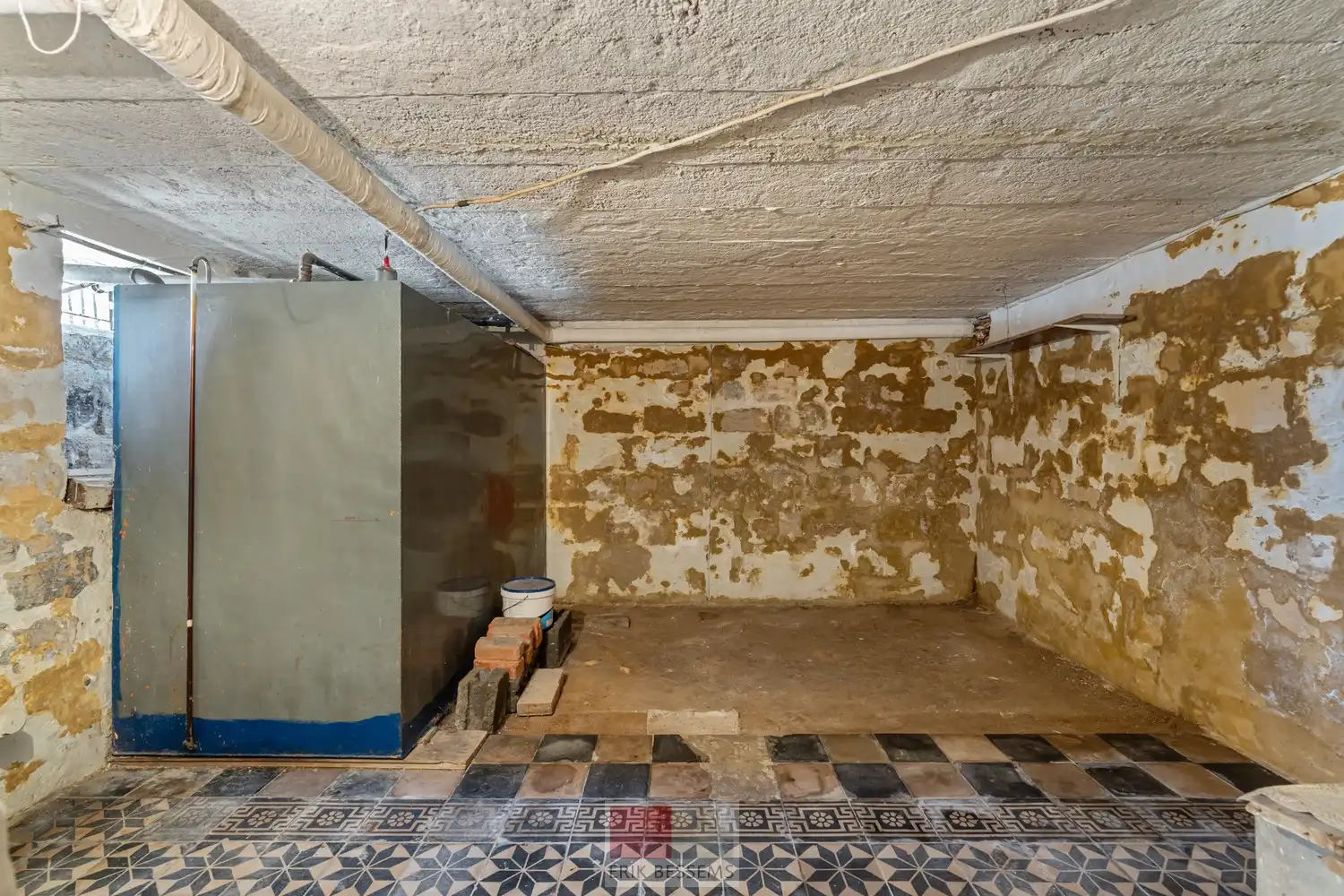 Leuke te renoveren woning met een bewoonbare oppervlakte van ca. 172 m², gelegen op een perceel van 485 m². foto 42