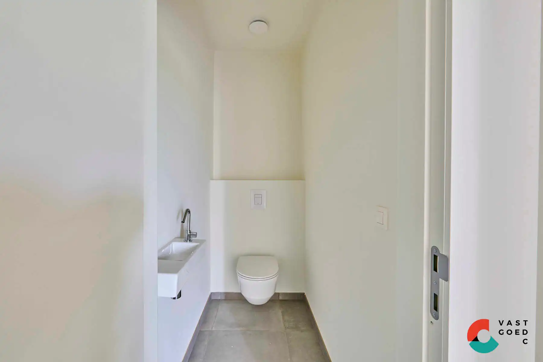 Instapklaar appartement met terras nabij het centrum foto 3