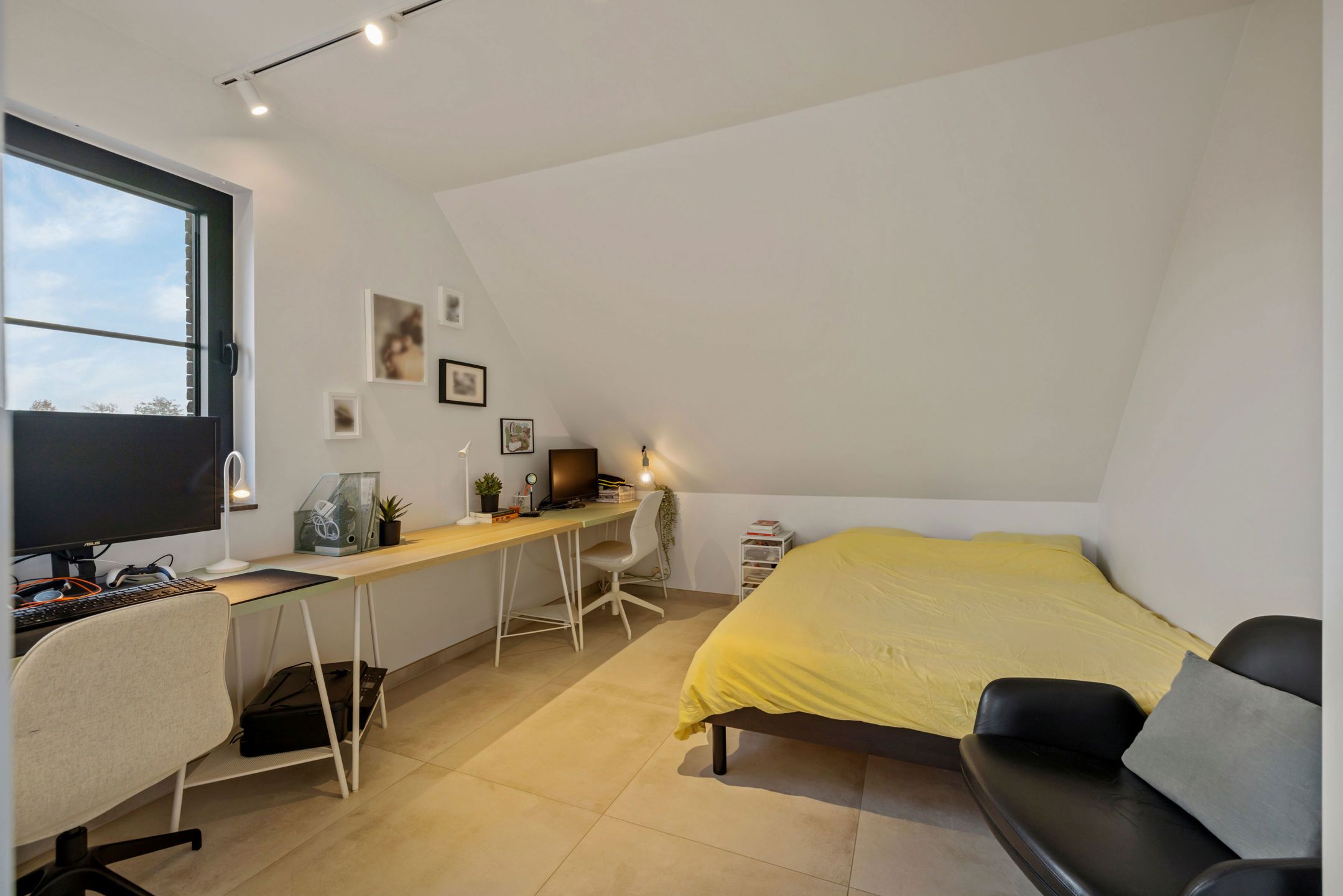 Super 3-gevel duplex-appartement met groot terras en garage foto 19