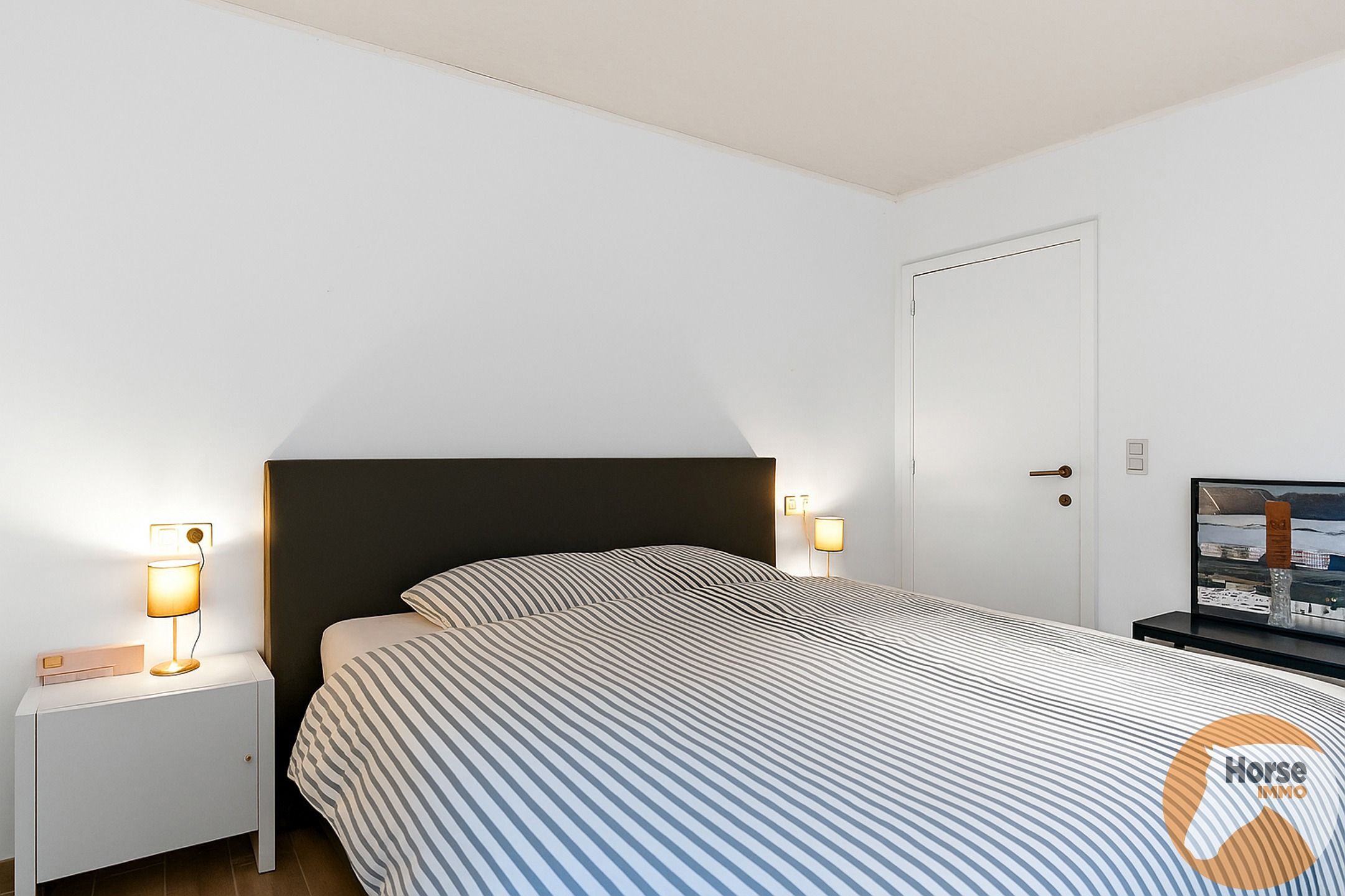 BILZEN-HOESELT - Gerenoveerde woning met paardenstal foto 15