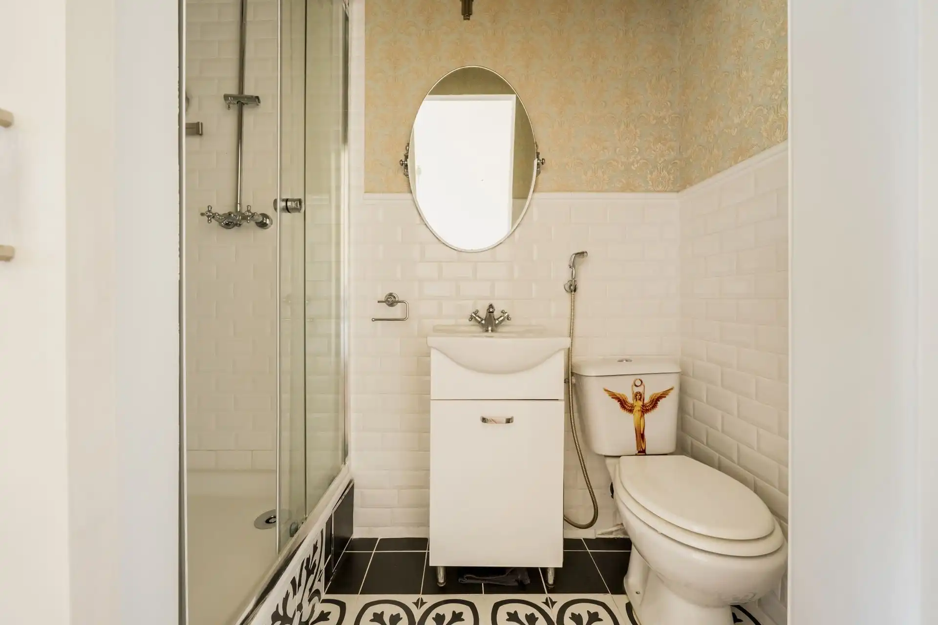 Te renoveren woning met 3 slpks en 3 badkamers. foto 12