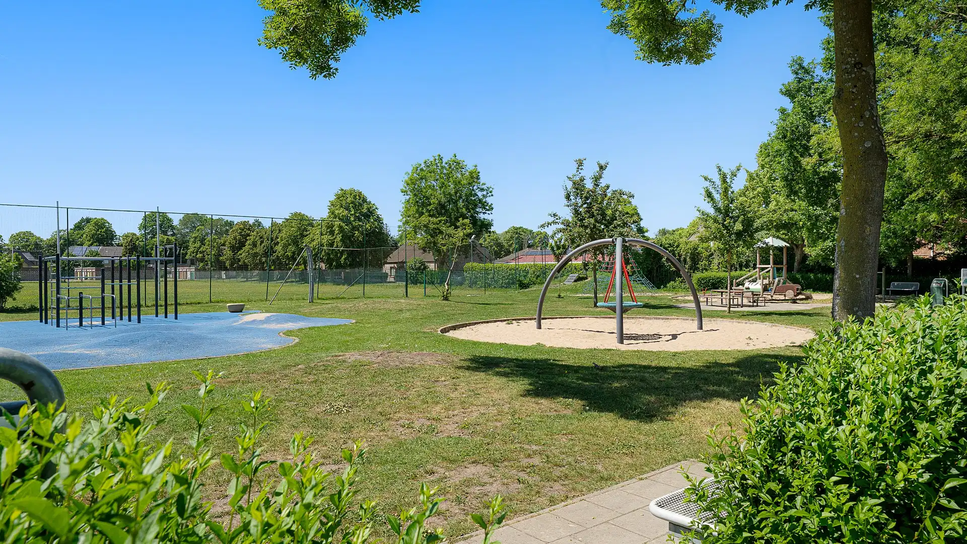 Uitstekend gelegen woning met mooie tuin te Brugge foto 24