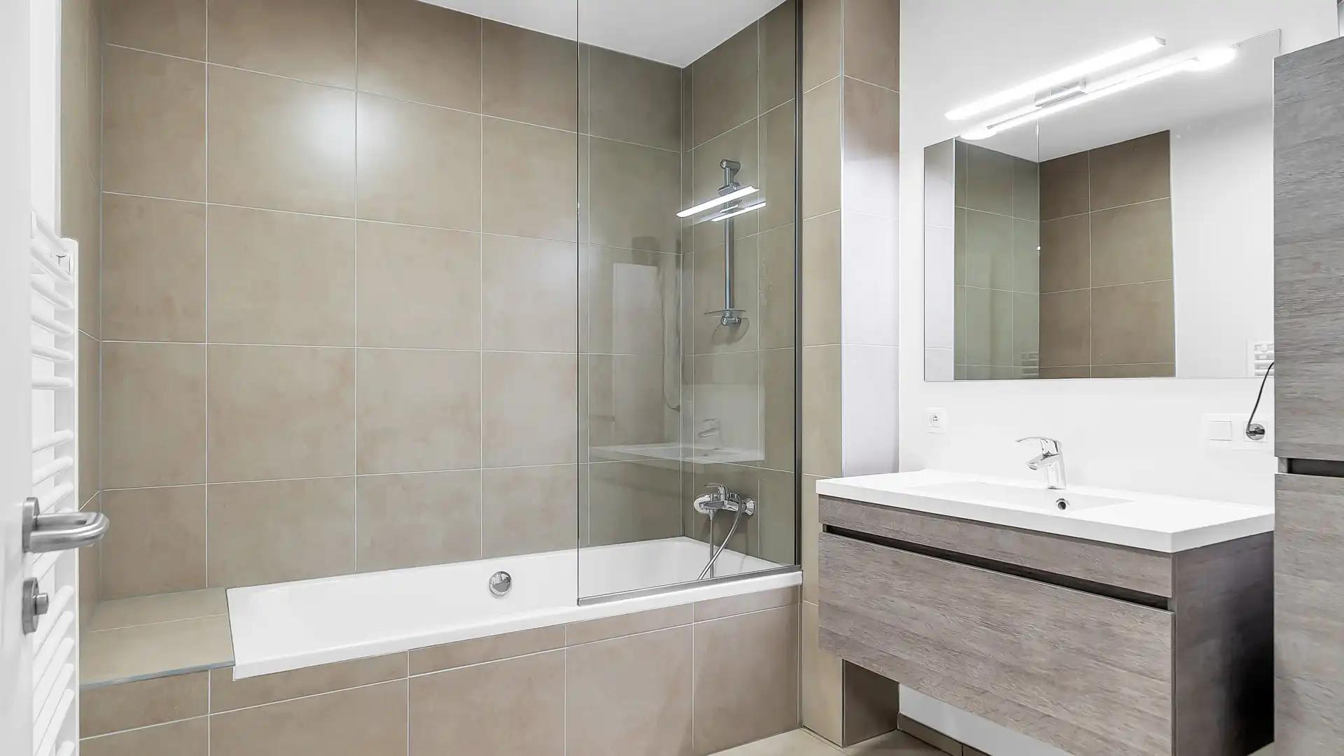 Instapklaar en energiezuinig appartement met 2 slaapkamers en 2 ondergrondse autostaanplaatsen foto 14