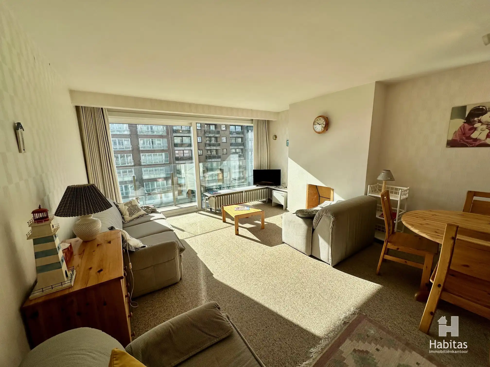 Verrassend ruime studio op 3de verdieping foto 3