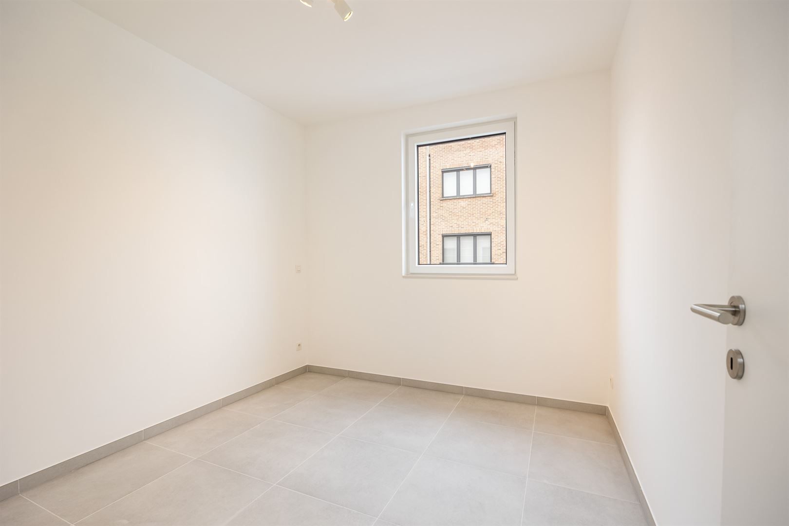 Modern nieuwbouwappartement met 2 slaapkamers, terras & overdekte autostaanplaats foto 10