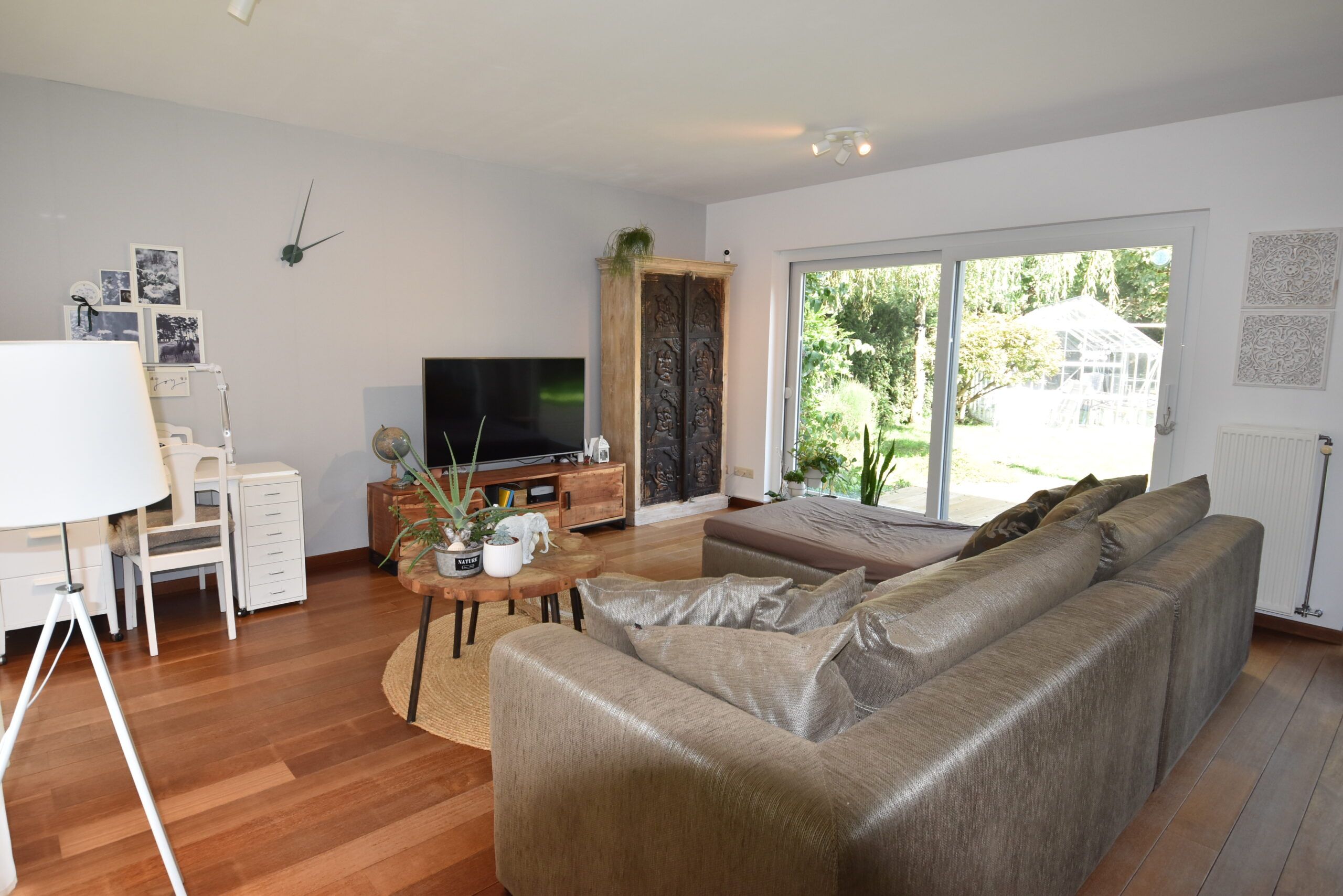 Prachtige villa met mooie tuin in doodlopende straat foto 16