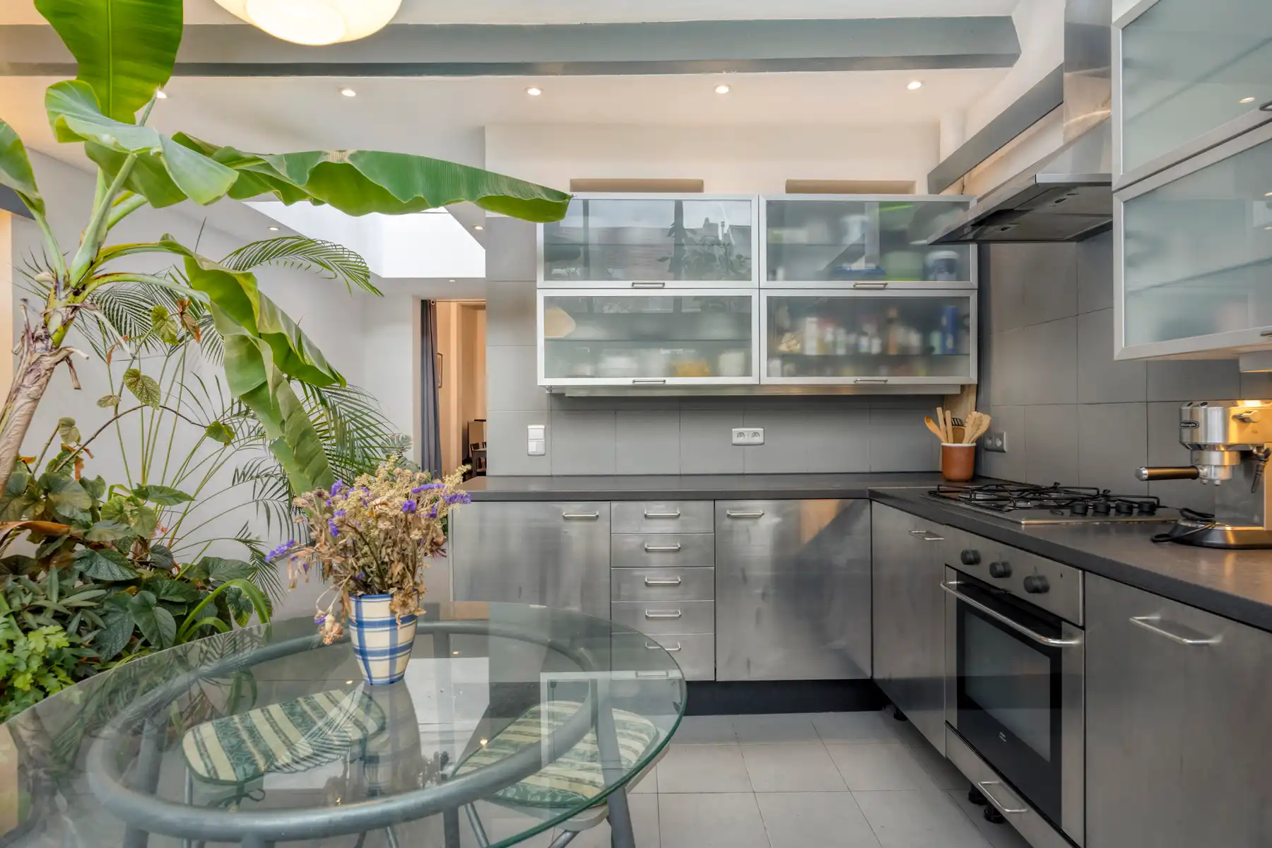 Karaktervolle woning met 4 slaapkamers en stadstuin foto 9