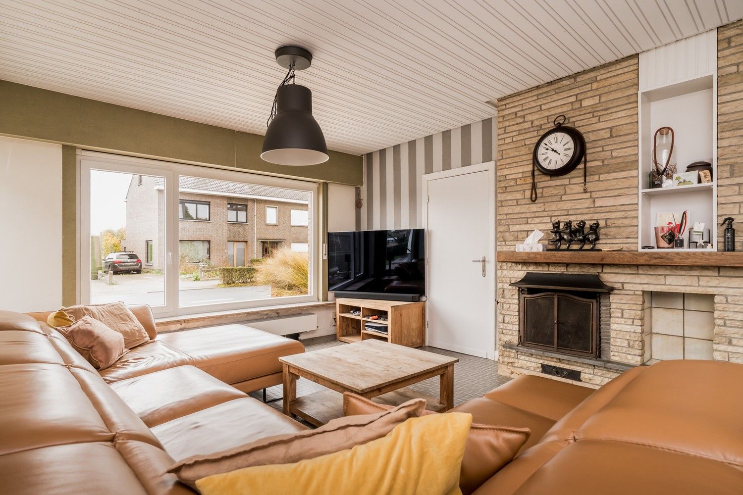 Halfopen bebouwing met ruime garage en prachtig uitzicht op de velden foto 5