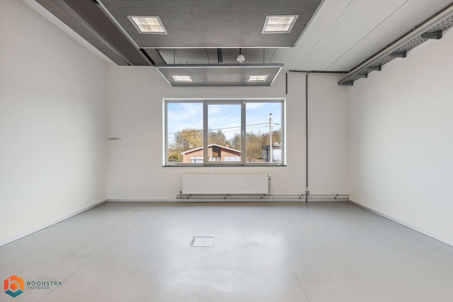 Veelzijdig kantoorgebouw met ruime parking op 2433 m² foto 28