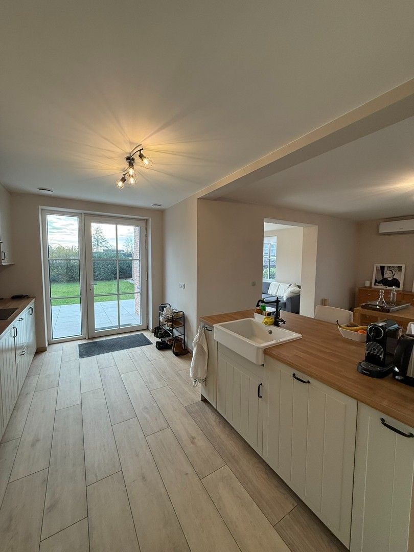 Prachtig instapklare woning met 3 slaapkamers en grote tuin te Leopoldsburg. foto 8