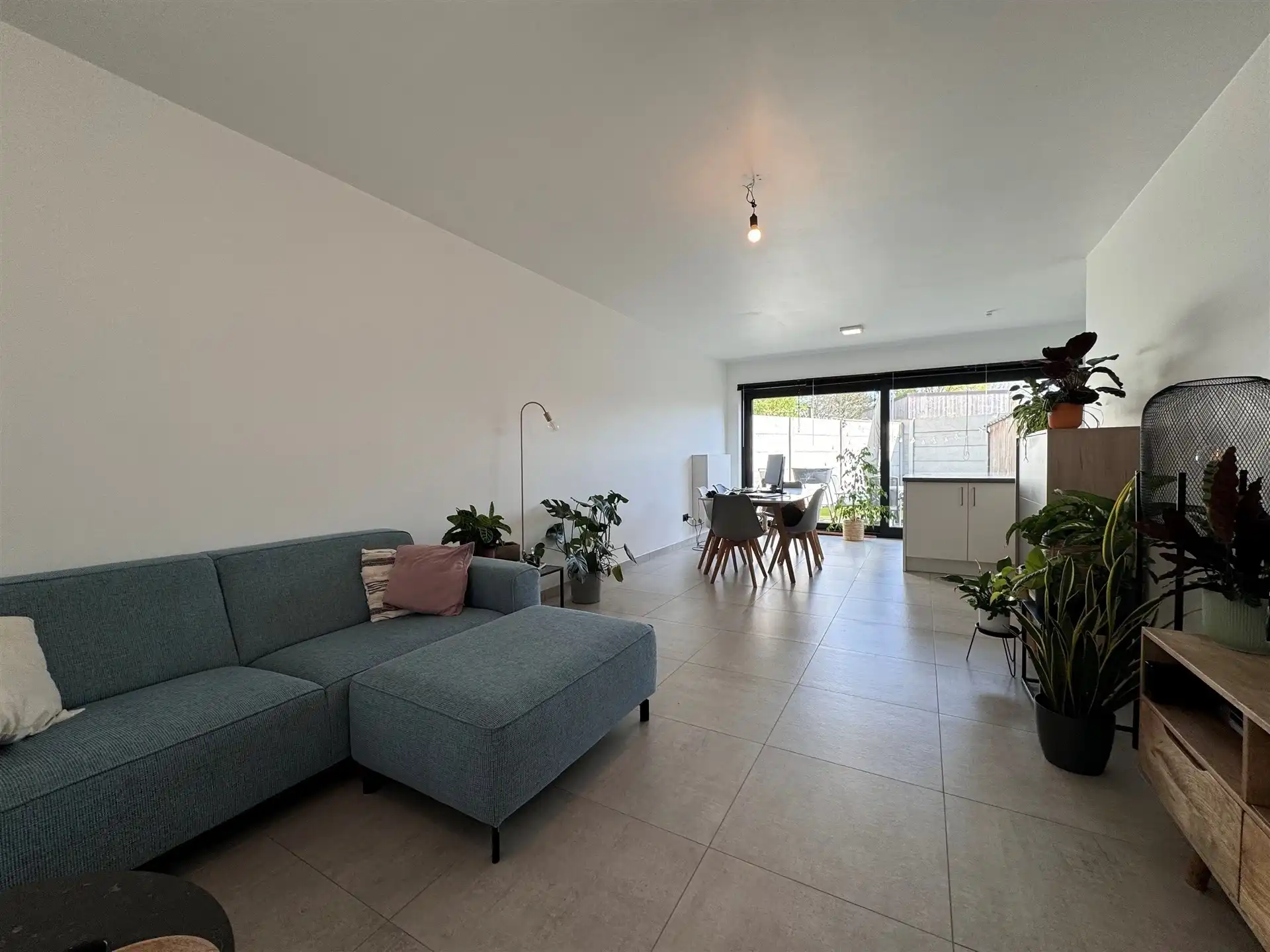 Moderne energiezuinige 3 slaapkamer woning met tuin en staanplaats. foto 2