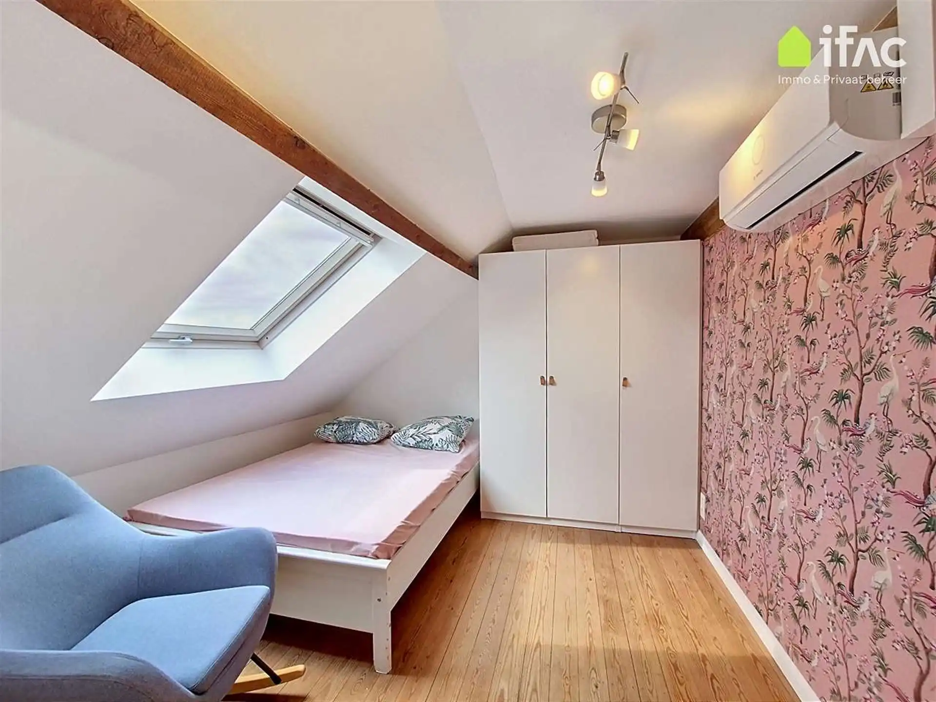 Volledig gerenoveerde woning met geweldige tuin op 28a 34ca foto 30