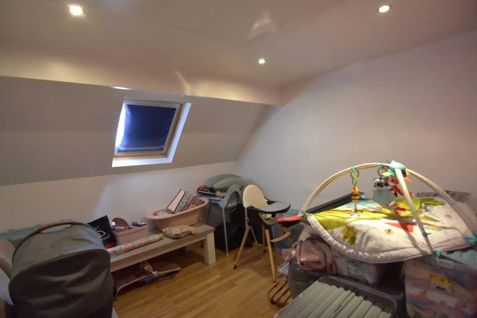 Gezellige rijwoning met diepe tuin in Moorslede foto 19