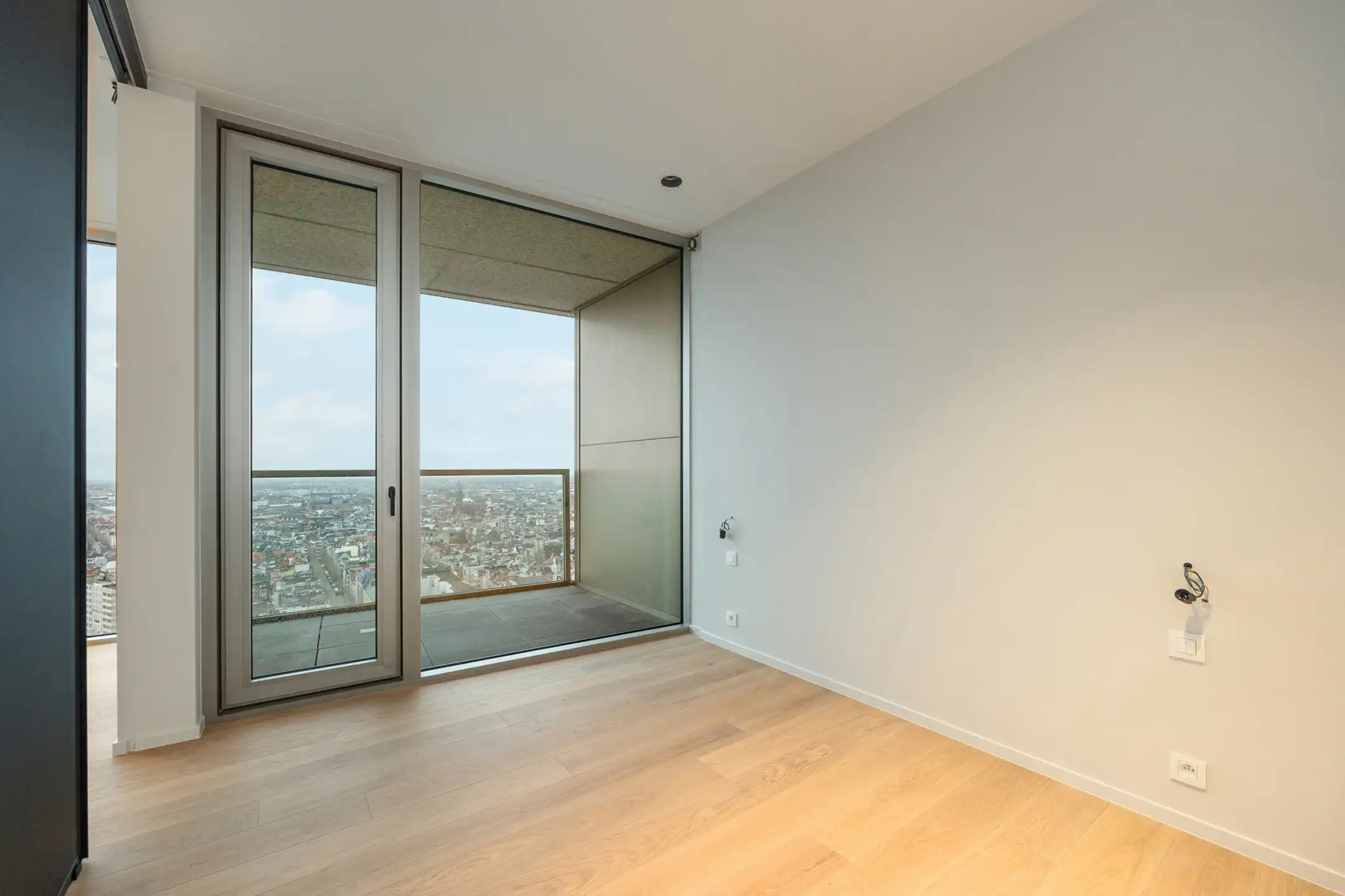 ANTWERPEN - Antwerp Tower  foto 7