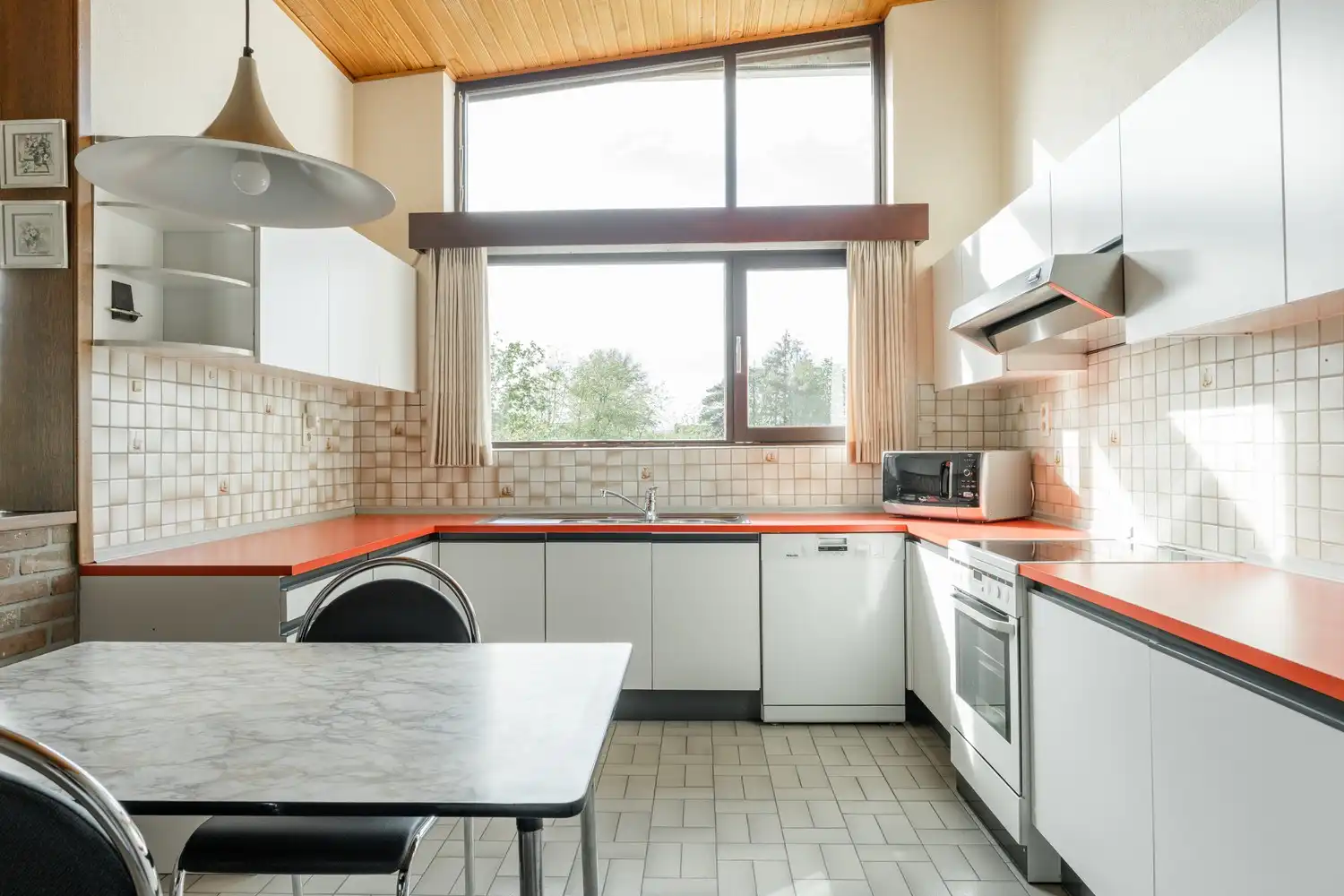 Moderne woning op toplocatie nabij centrum Overpelt op 920m² foto 4