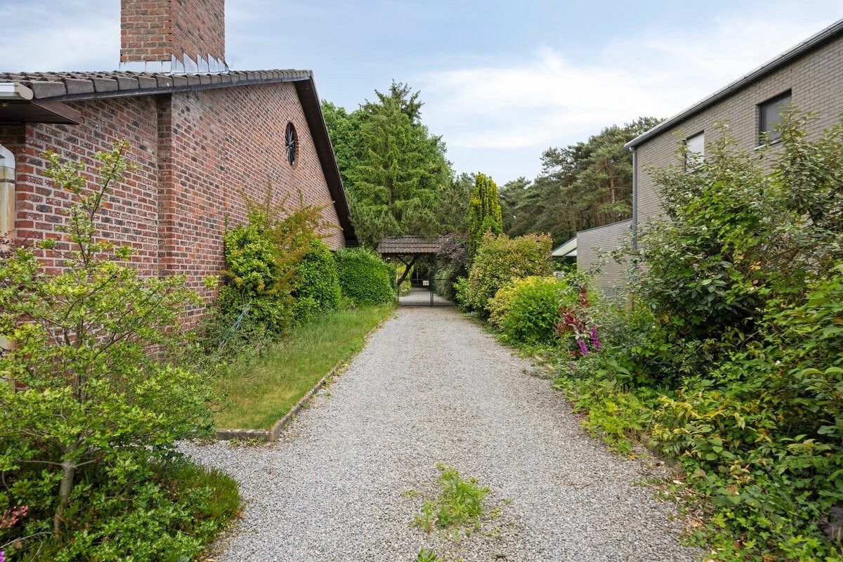 Ruime woning met 3 slaapkamers en grote tuin foto 18