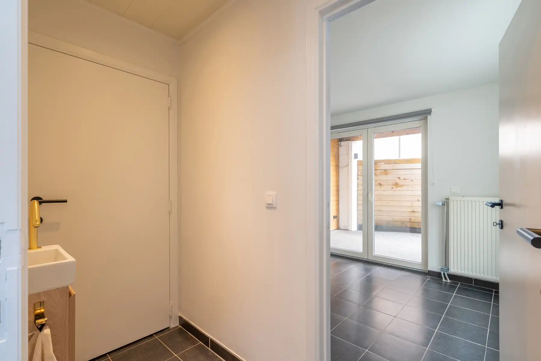Instapklare gerenoveerde woning met 4 slaapkamers, stijlvolle badkamer en gunstig EPC in het centrum van Gooreind-Wuustwezel. foto 7