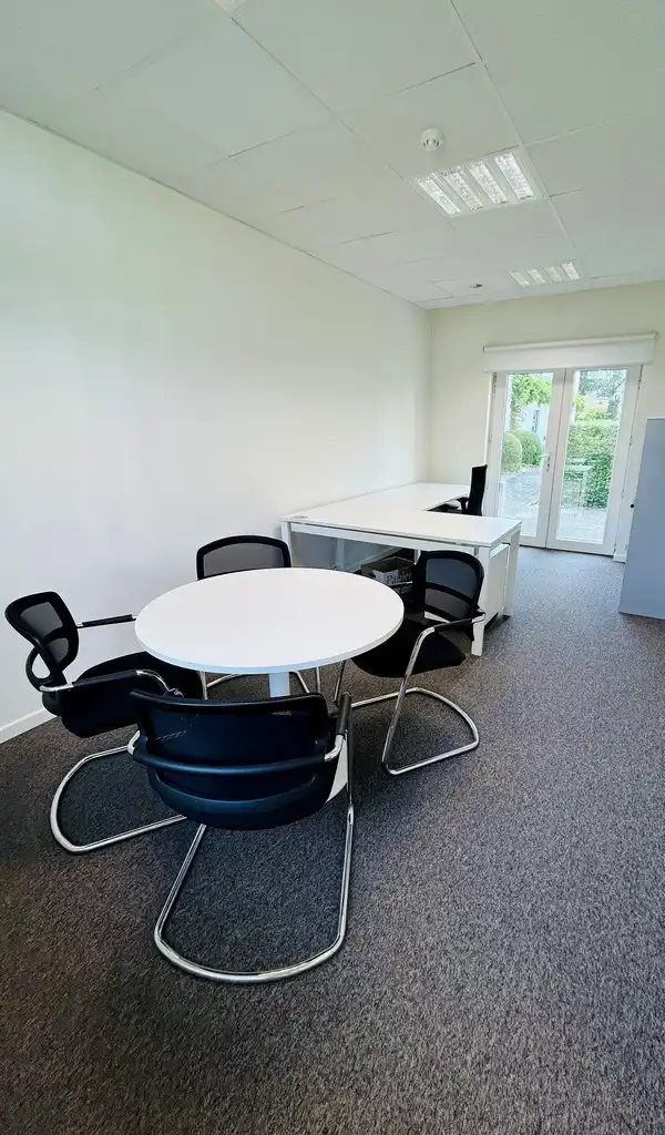 Gemeubelde kantoren in Axxes Business Center in Merelbeke foto 6