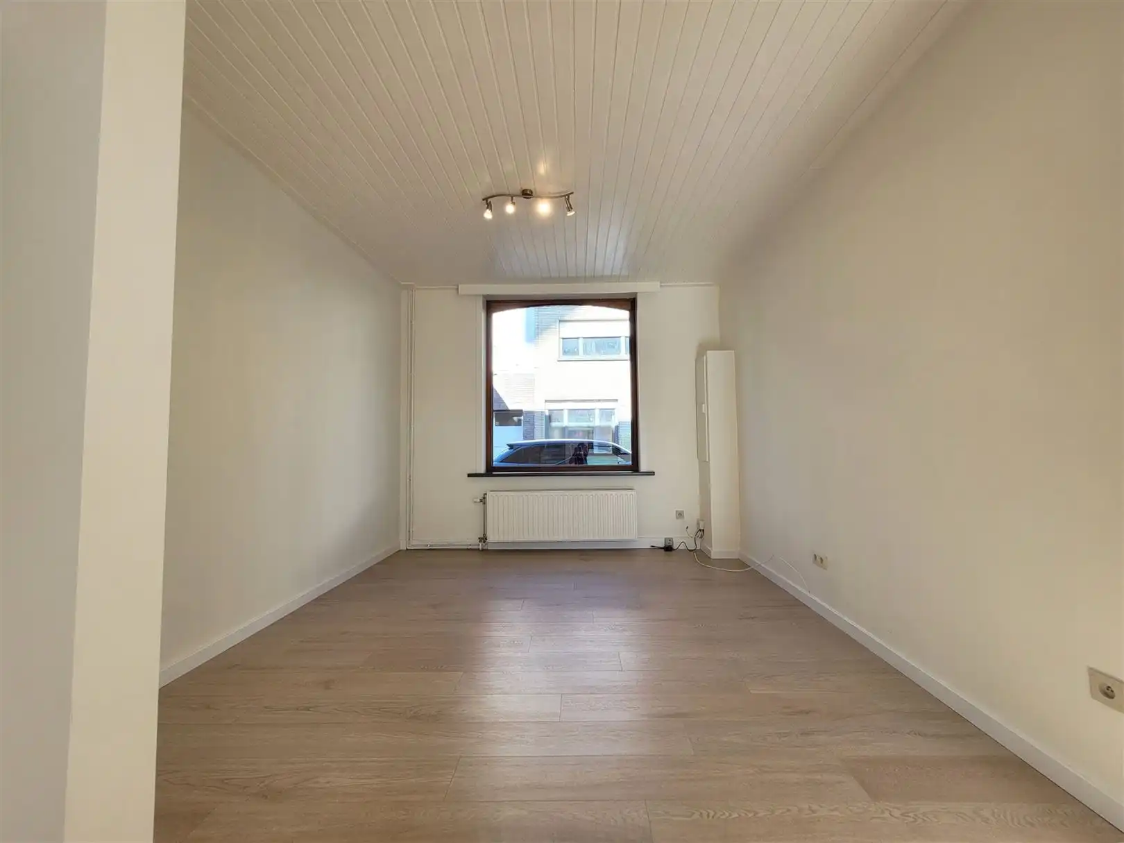 Gerenoveerde woning met zonnige tuin foto 5
