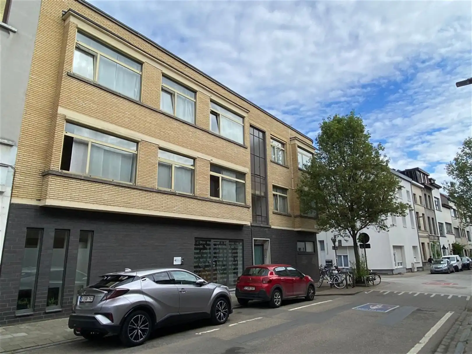 Kantoorgebouw te koop in Antwerpen - Berchem foto 2