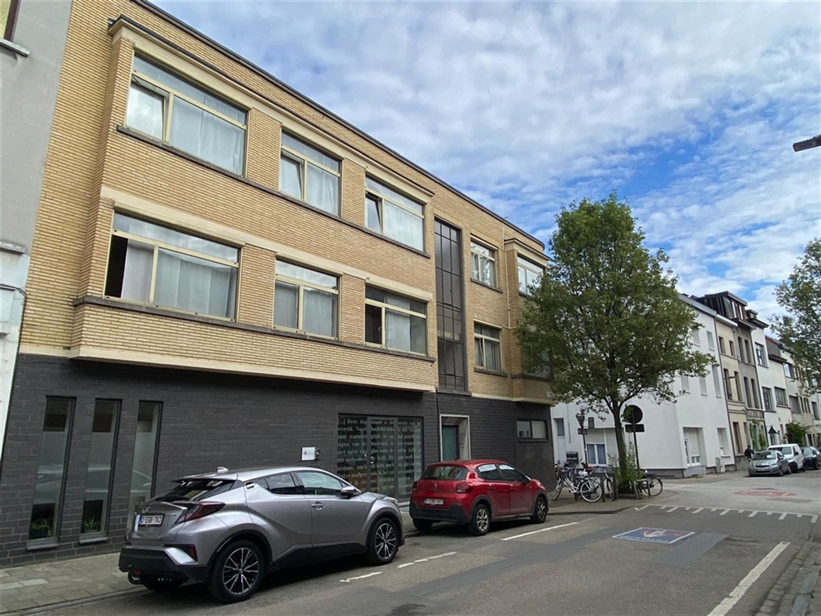 Kantoorgebouw te koop in Antwerpen - Berchem foto 2