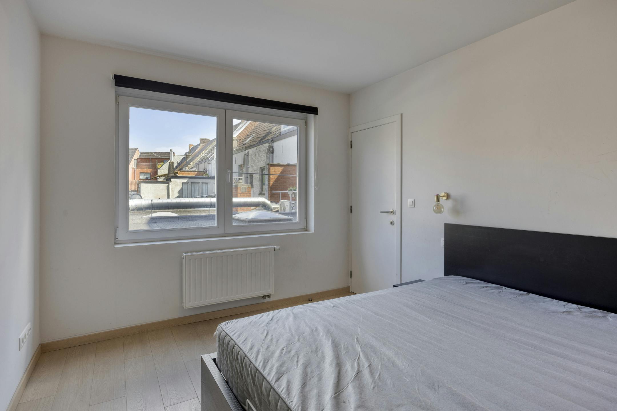 Lichtrijk en ruim gerenoveerd appartement nabij Gent-centrum foto 8
