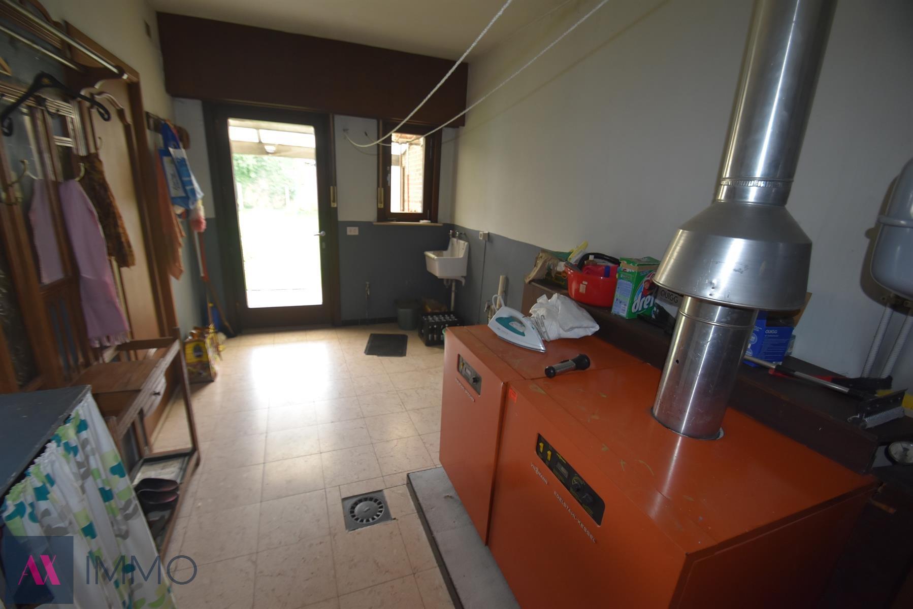 Centr. en rustig gel.woning met 3 slpk., gar., tuin en oprit op 4 are 80 ca foto 19