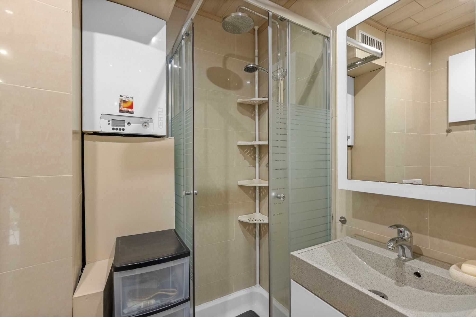 Instapklaar appartement in het hart van Wetteren foto 10