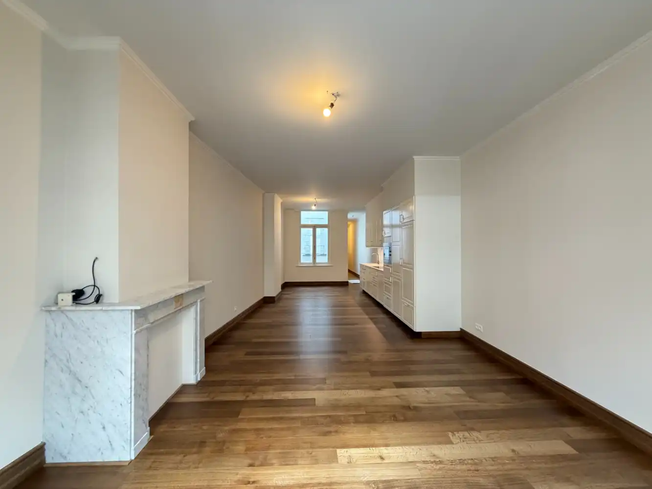 Heel mooi gerenoveerd appartement met twee slaapkamers. Tijdens de renovatie is veel aandacht besteed aan het behouden en versterken van de authentieke stijl van het gebouw. foto 5
