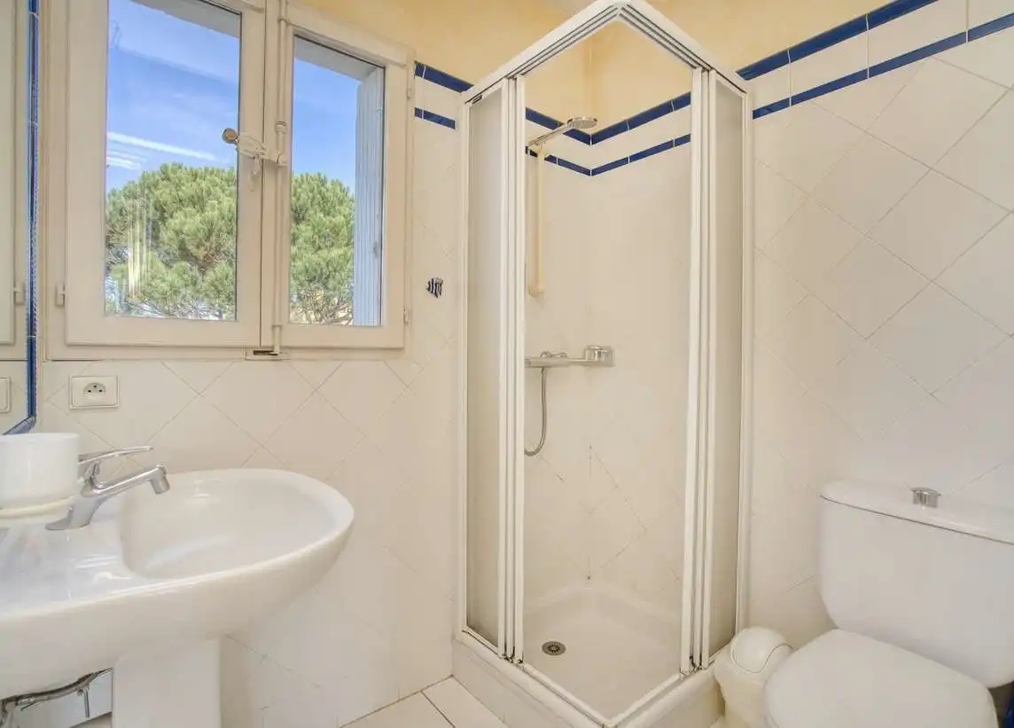 Charmante vakantiewoning met private aanlegplaats en zwembad te PORT GRIMAUD foto 13