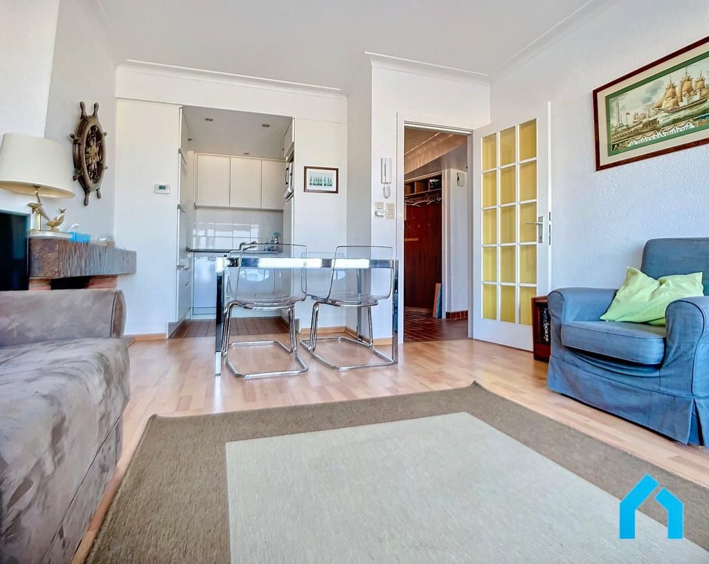 Charmant tweeslaapkamerappartement met frontaal zeezicht! foto 11