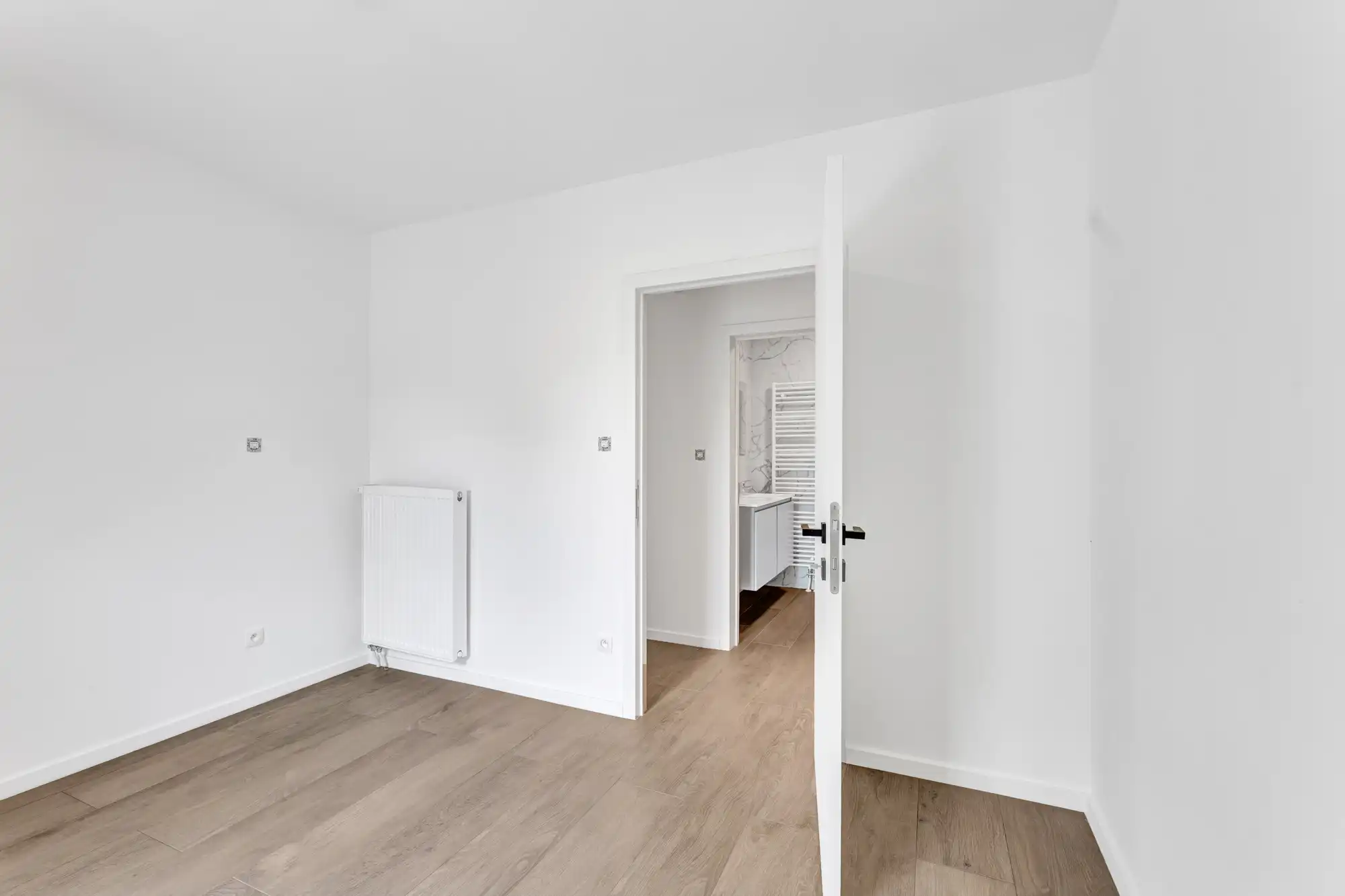 Volledig gerenoveerd appartement met 2 slpks en ruim terras foto 11