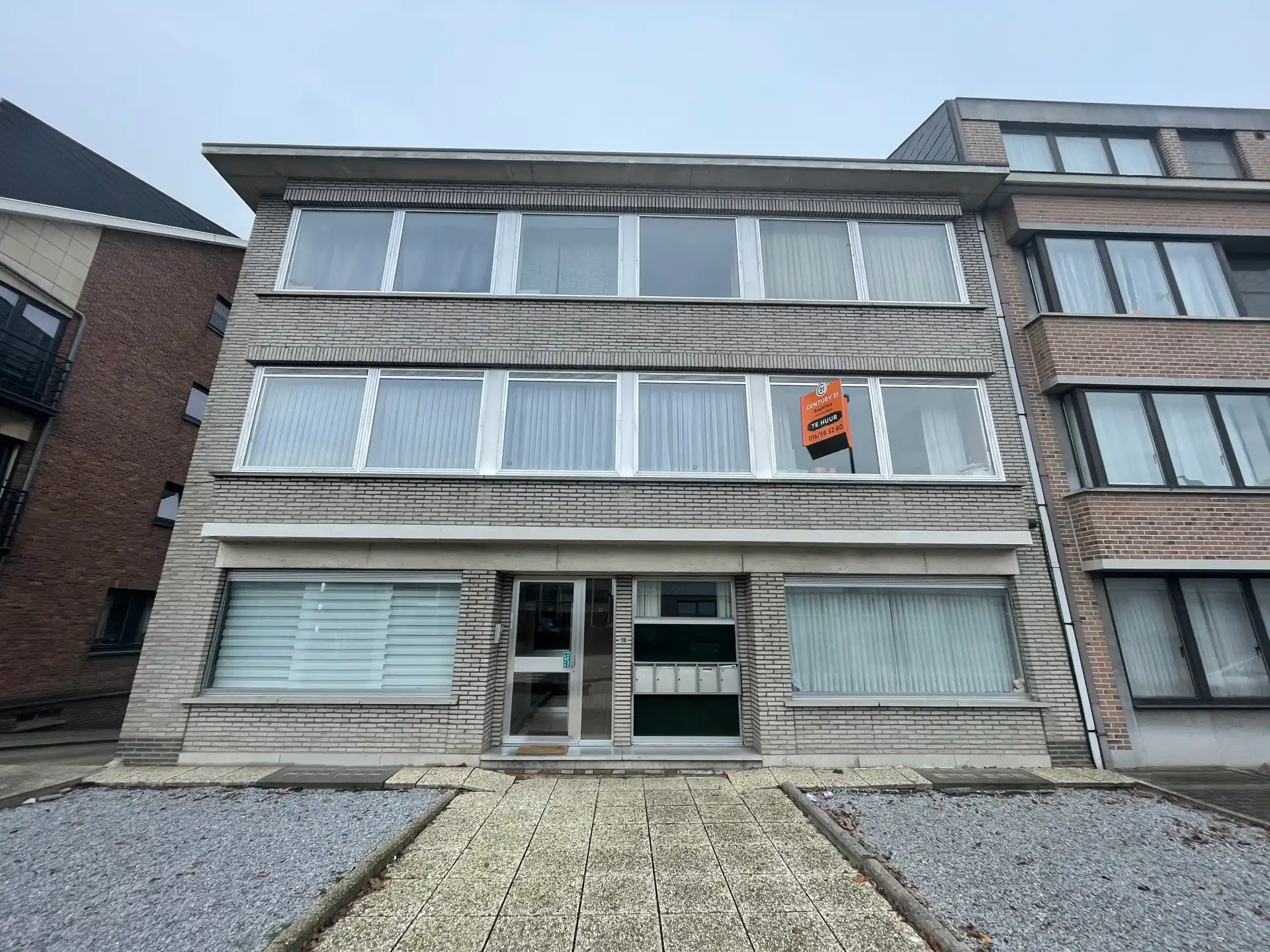 Drieslaapkamer appartement met groot terras op toplocatie foto {{pictureIndex}}