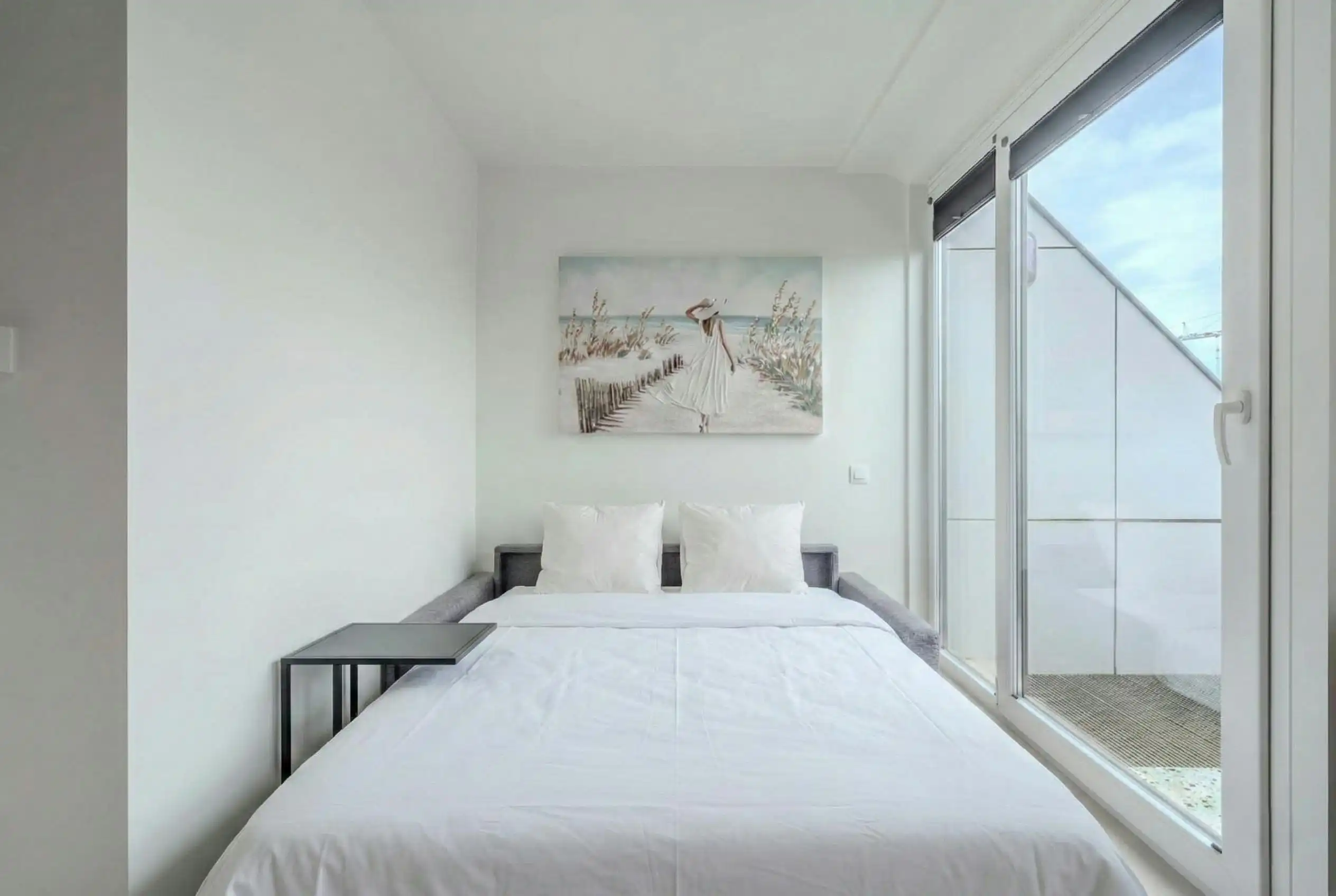 Recent éénslaapkamer appartement met terras vlakbij Zeedijk! foto 14