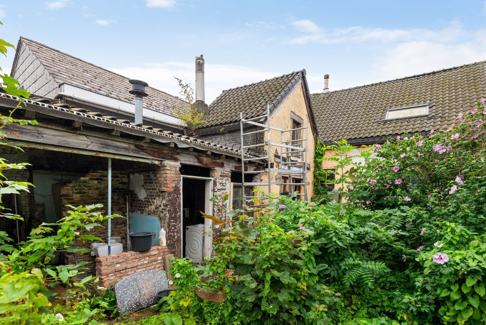 Volledig te renoveren woning foto 2