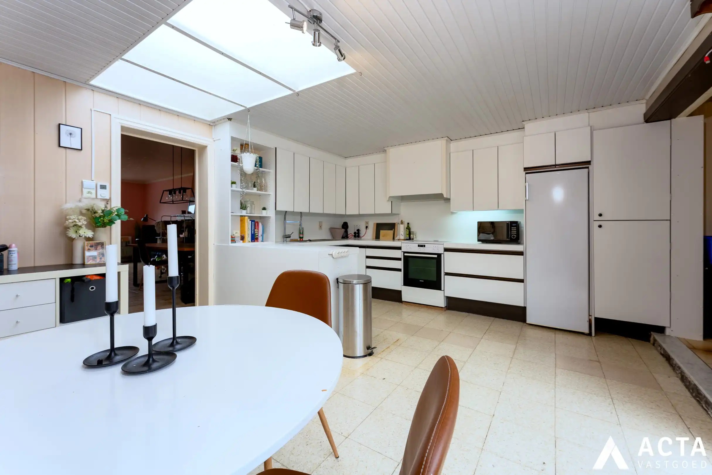 Gezinswoning met drie slaapkamers en tuin in Bredene foto 6