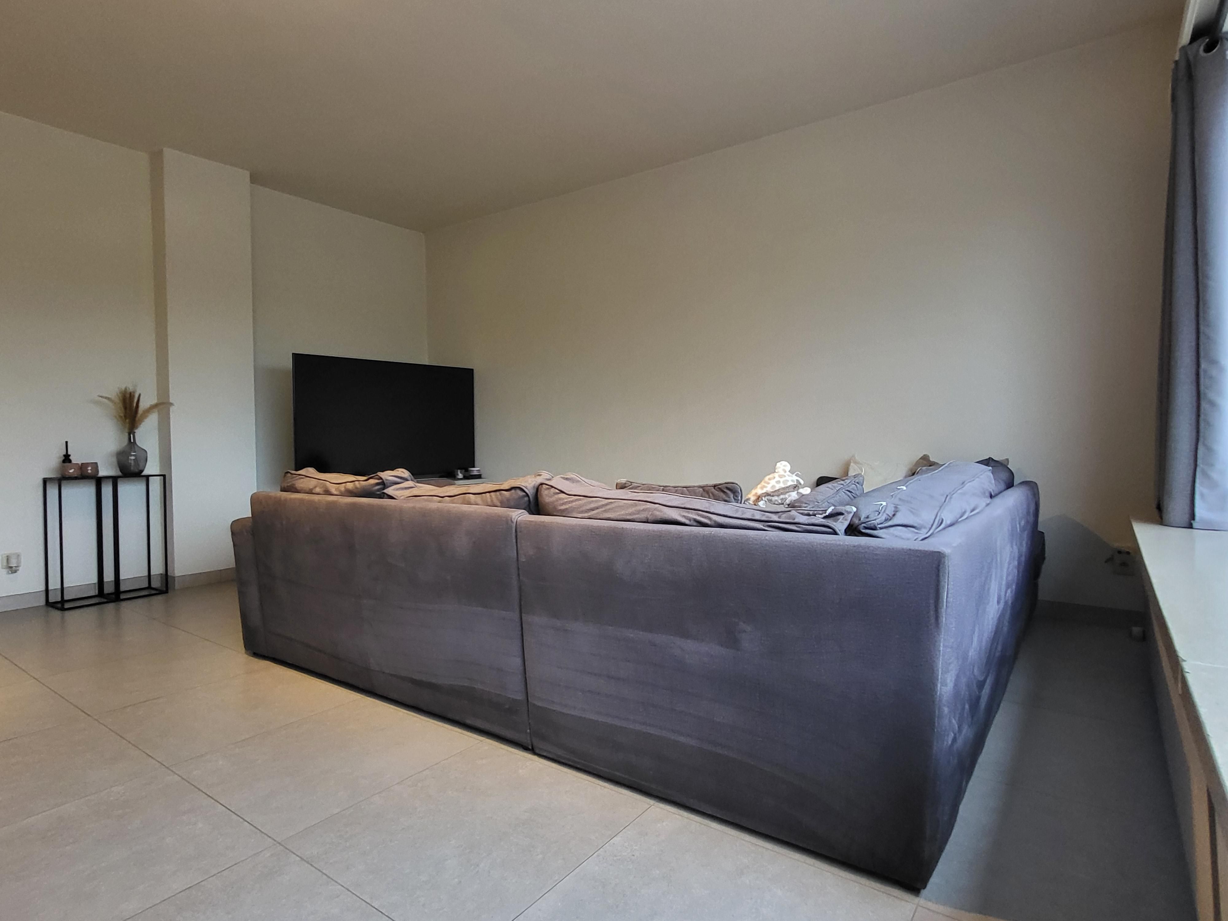 Prachtige koppelwoning met zonnige oprit/ terras, garage en 2 autostaanplaatsen.  foto 10
