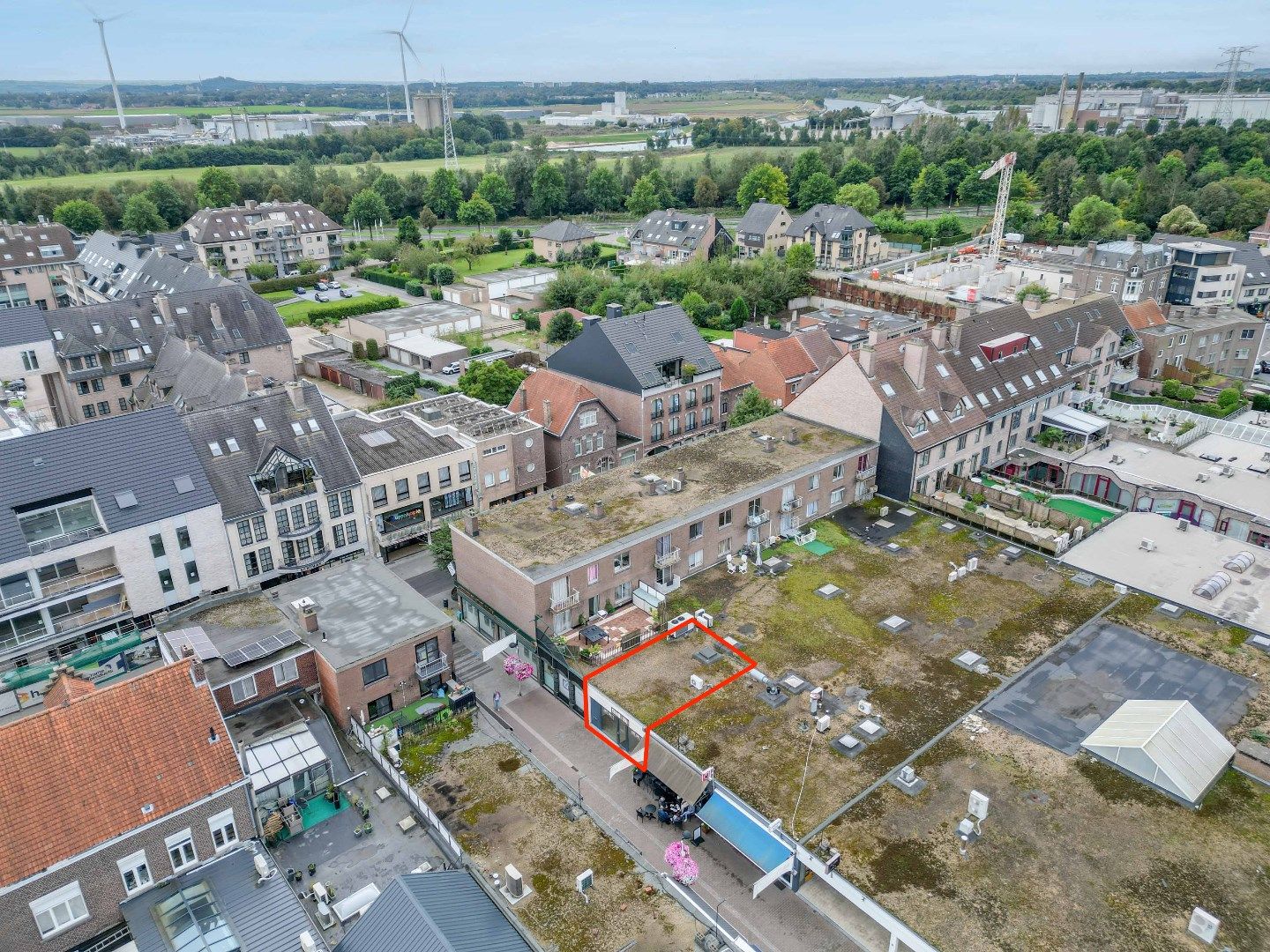 AFGEWERKT HANDELSPAND IN HET HARTJE VAN LANAKEN OP DE WINKELSTRAAT ! foto 15