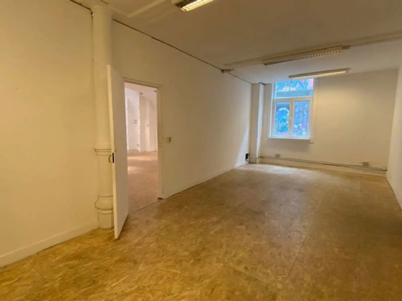 Ruim handelspand te huur nabij de Kathedraal (520 m²) foto 5