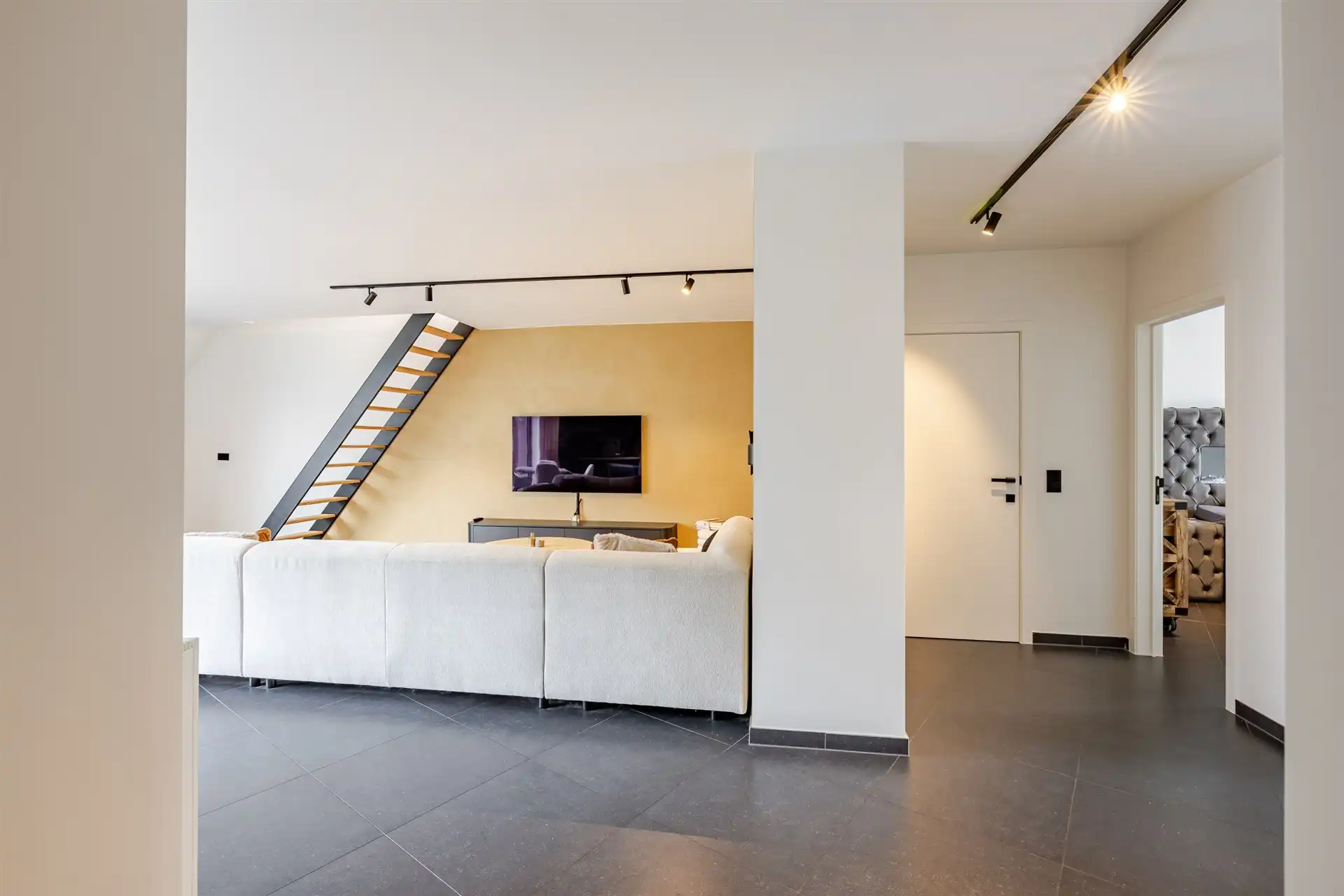 Modern en lichtrijk appartement met 3 terrassen+staanplaats  foto 8